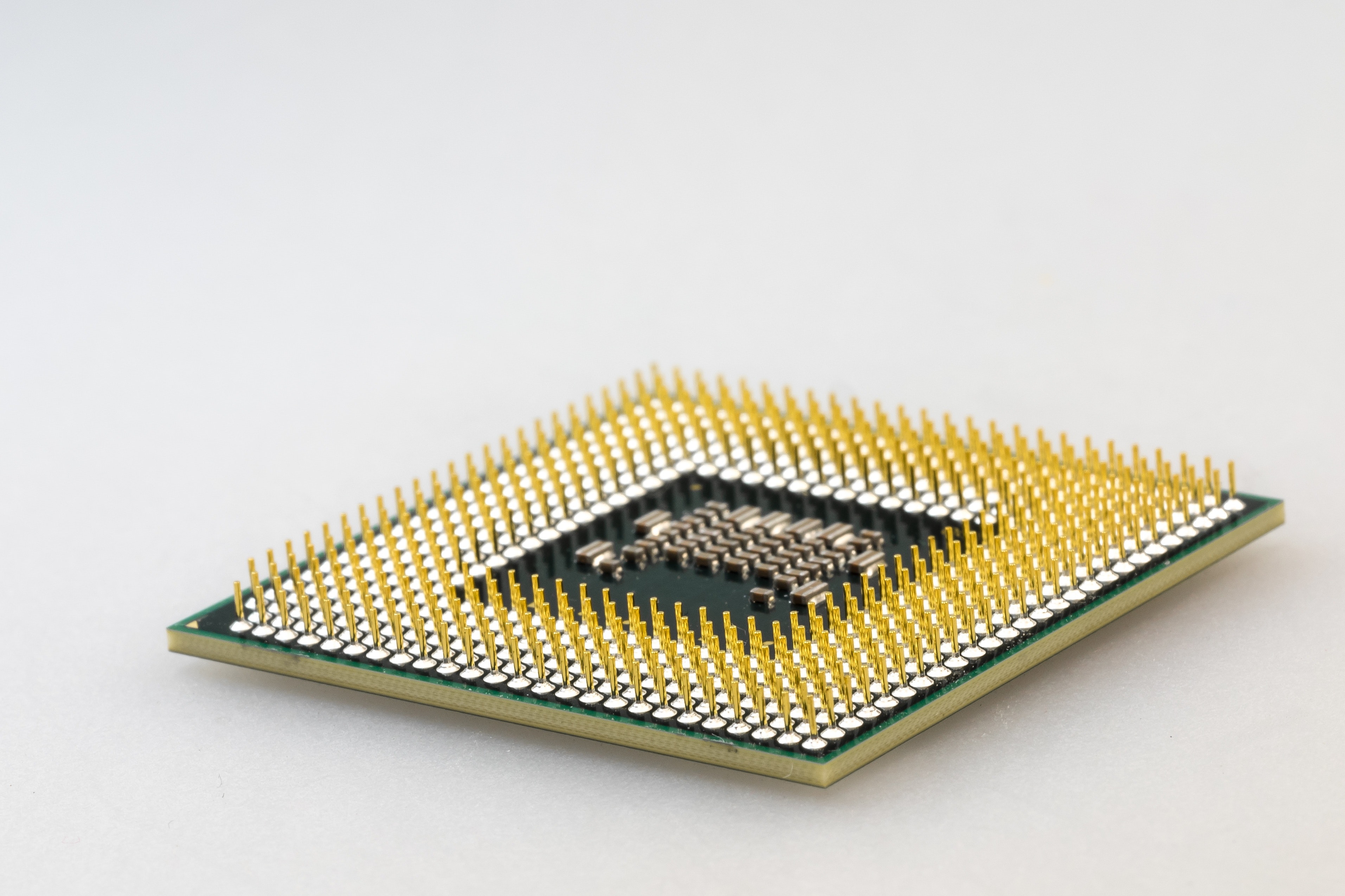 高通通过收购 Nuvia 重返服务器 CPU 市场