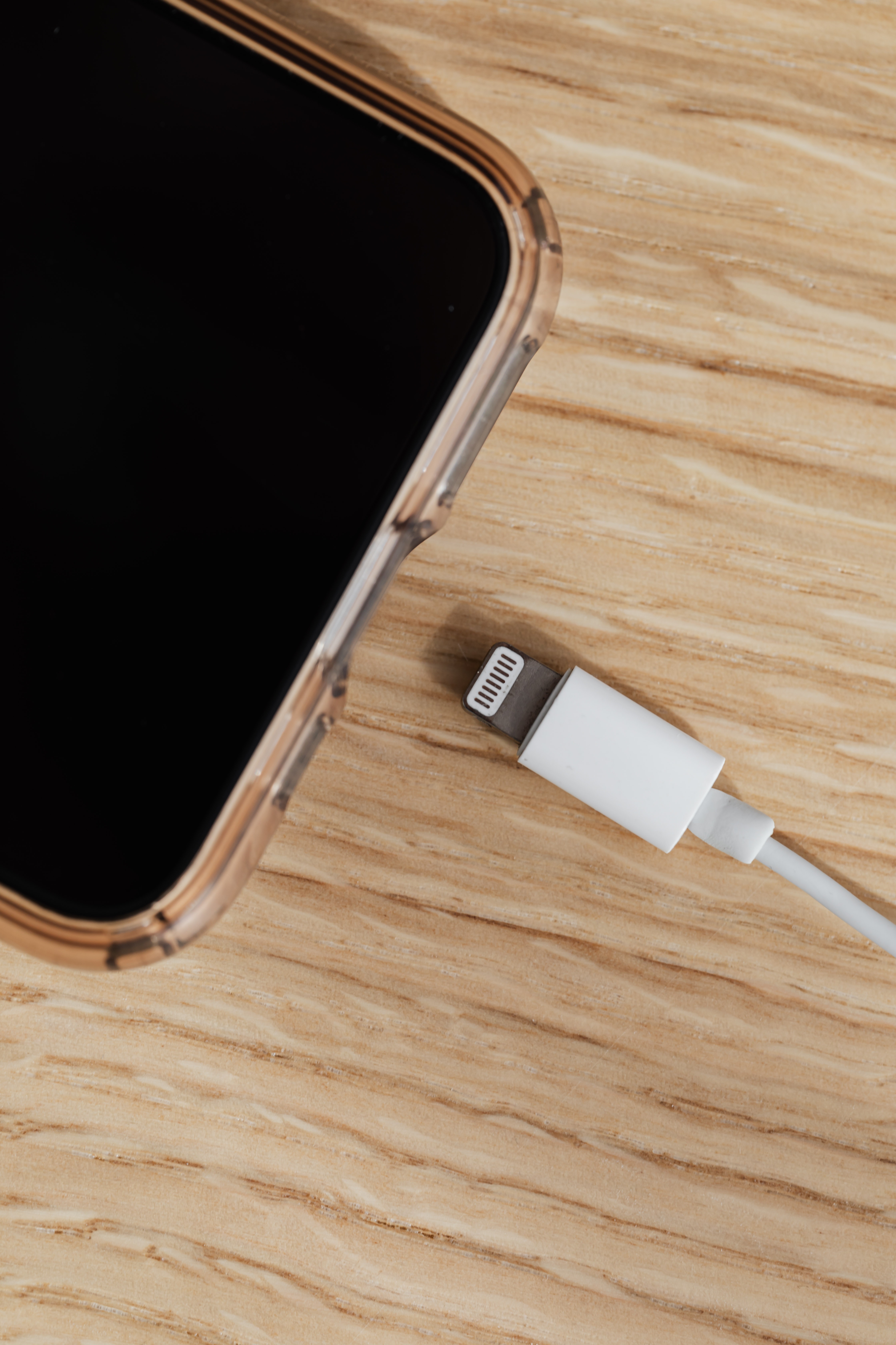 苹果高管确认 iPhone 将改用 USB-C 因为“我们别无选择”