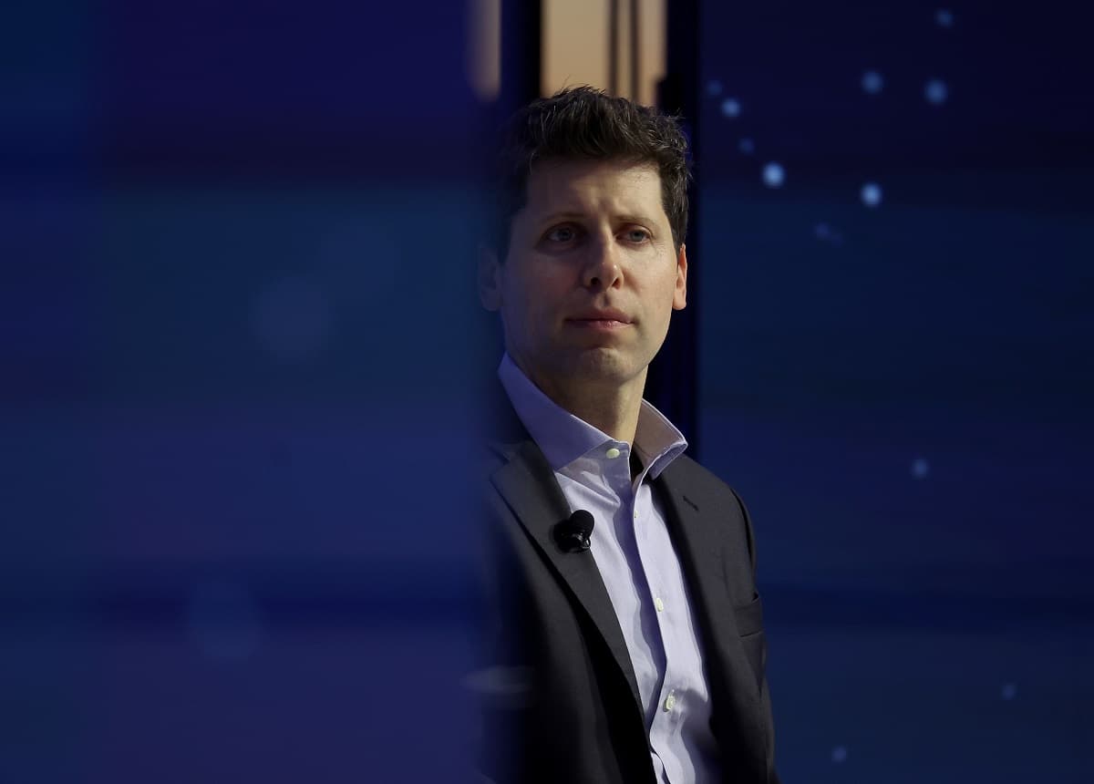 OpenAI刚刚解雇了富有魅力的首席执行官山姆·阿尔特曼